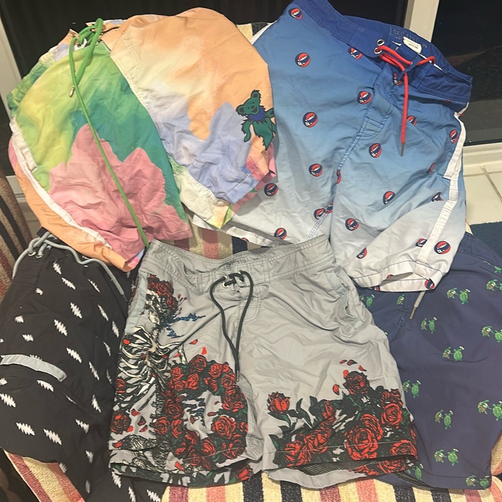 5 Grateful Dead sect 119 men’s swim trunks